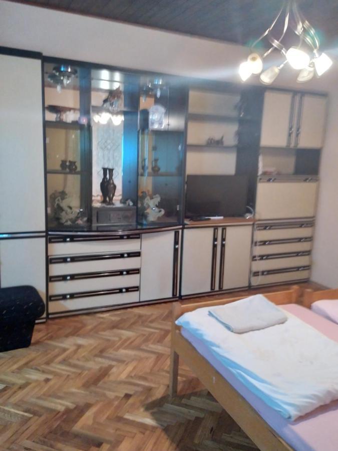 2 Haloszobas Apartman Kanjiža Buitenkant foto